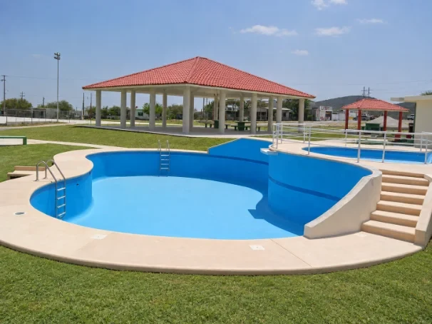 Alberca y parque recreativo